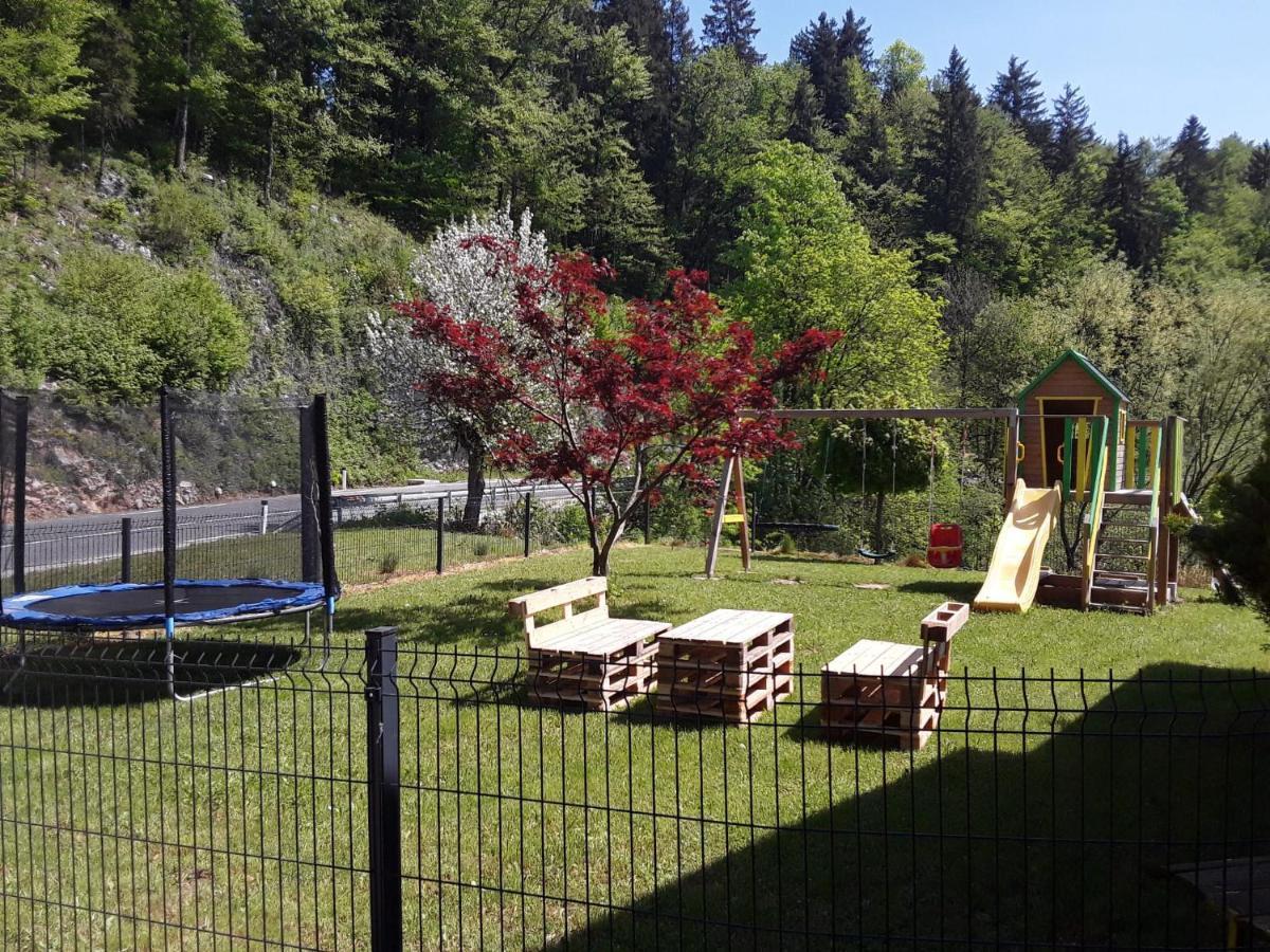 Apartmaji Tisa In Zana Rovte Bagian luar foto