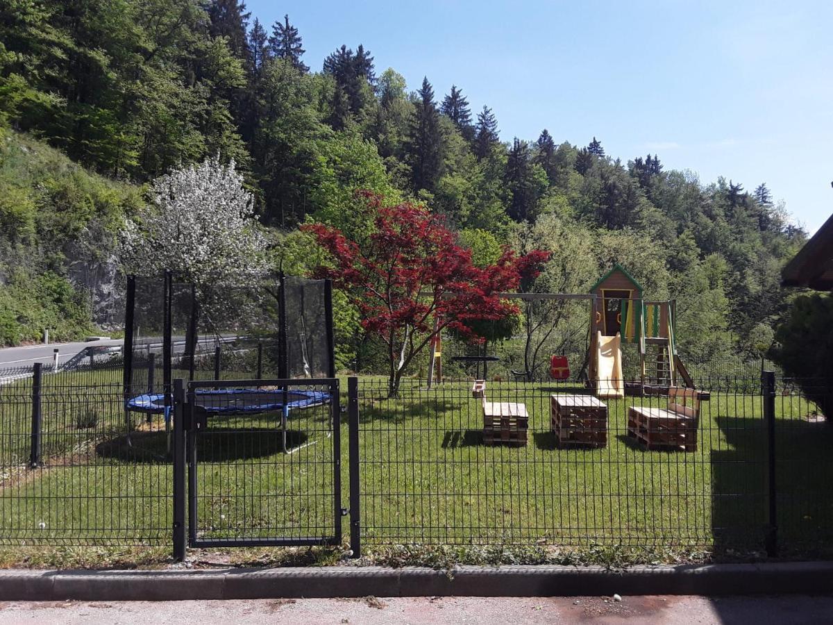 Apartmaji Tisa In Zana Rovte Bagian luar foto