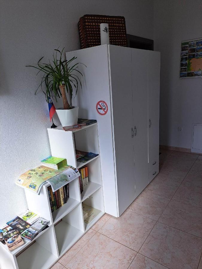 Apartmaji Tisa In Zana Rovte Bagian luar foto